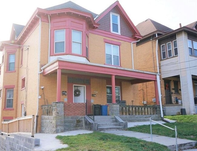 Welcome home to 1901 Termon Avenue. Unit 2 for rent consists of the 2nd and 3rd floor of the home. - 1901 Termon Ave
