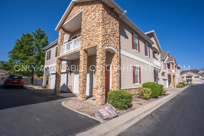 Building Photo - 1052 Canyon Meadow Dr