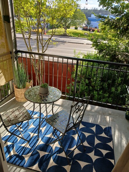 Building Photo - 720 NW 185th Ave