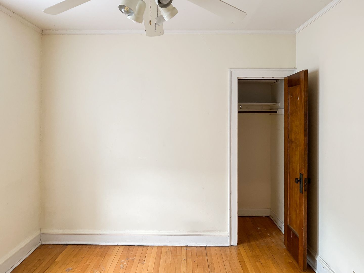 Building Photo - 2623 W Berwyn Ave