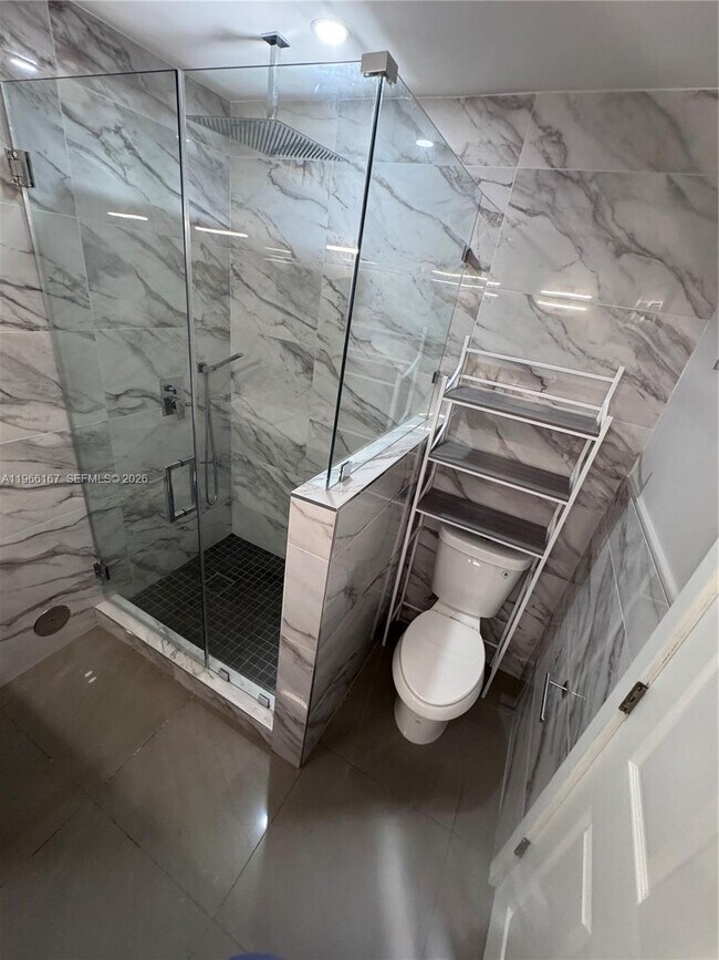 Building Photo - 504 Woodgate Cir