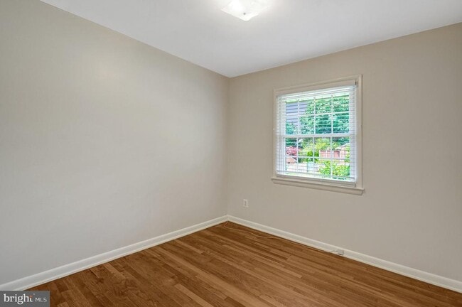 Building Photo - 821 N Latham St
