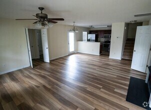 Building Photo - 3 Bedroom, 2 Bath End unit Townhome for Rent