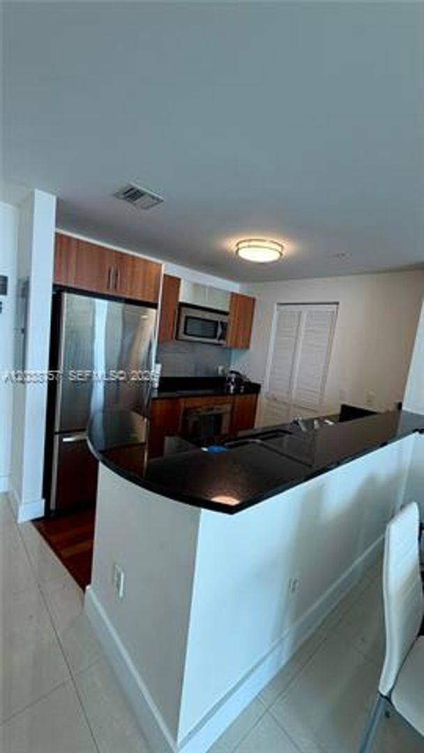 Building Photo - 300 S Biscayne Blvd