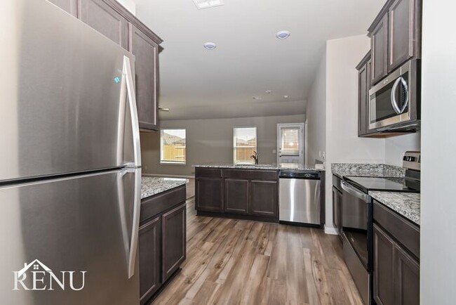 Building Photo - 1705 Maroon Dr