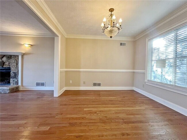 Building Photo - 2896 Landington Way NW