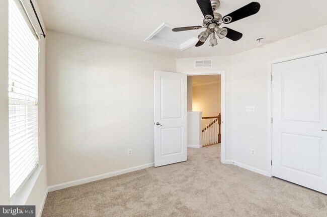 Building Photo - 25767 Double Bridle Terrace