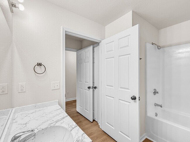 Building Photo - 6014 Castleford Dr