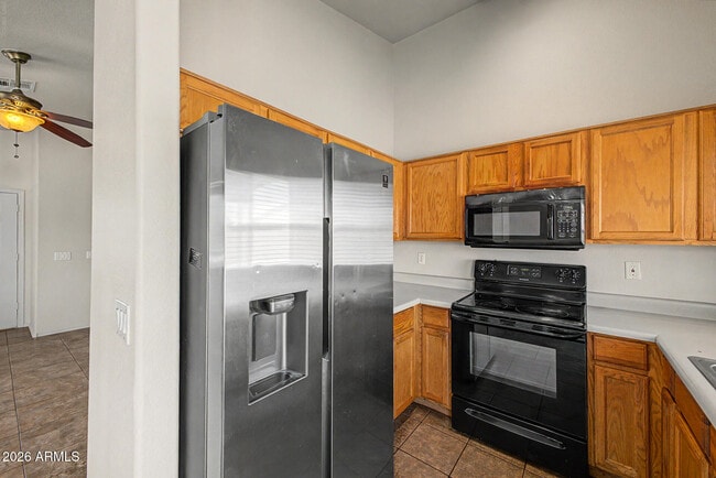 Building Photo - 8904 W Edgemont Ave