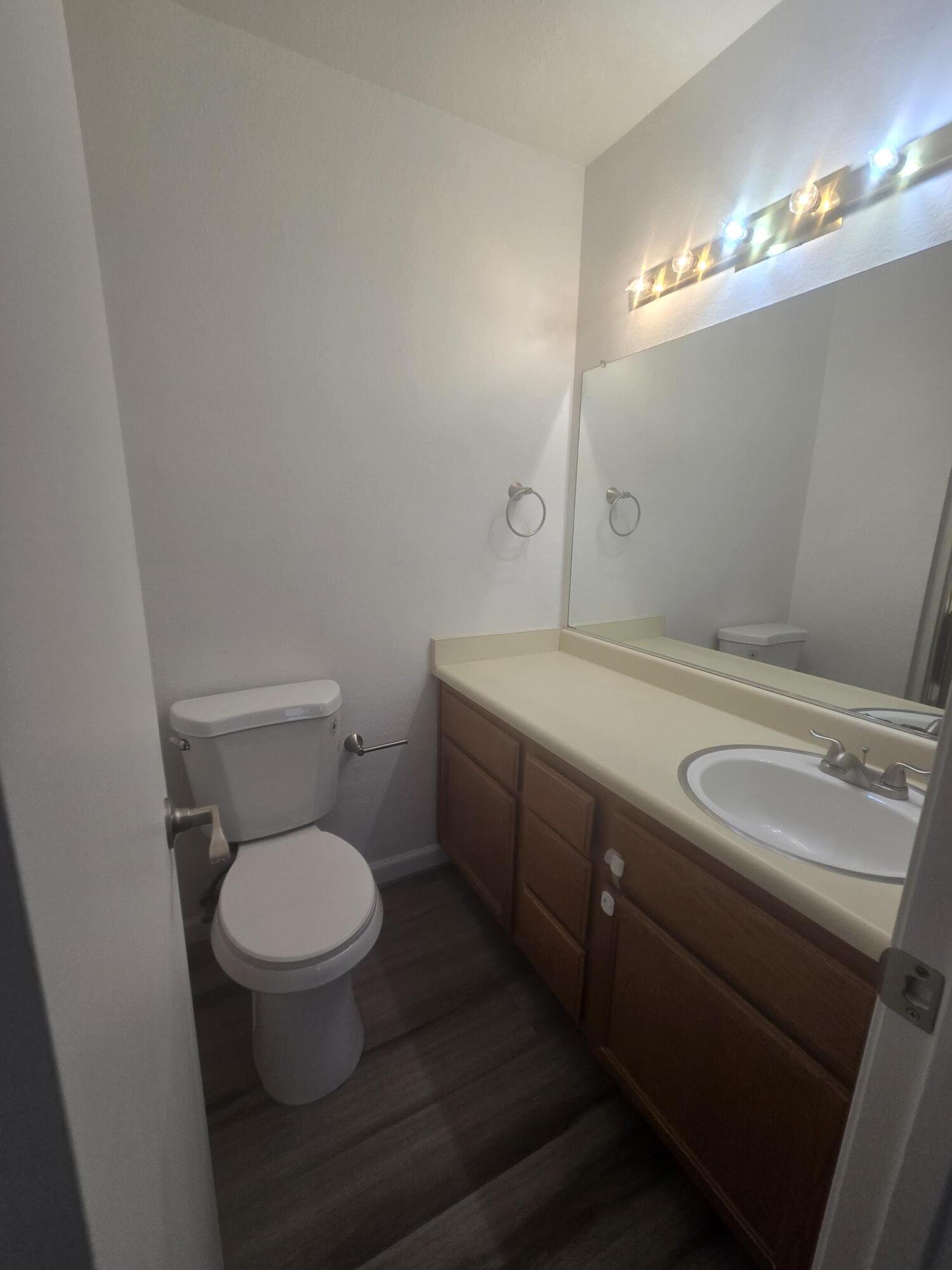 Building Photo - 3033 Estepa Dr