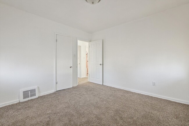 Building Photo - $1095 3 bedroom bungalow