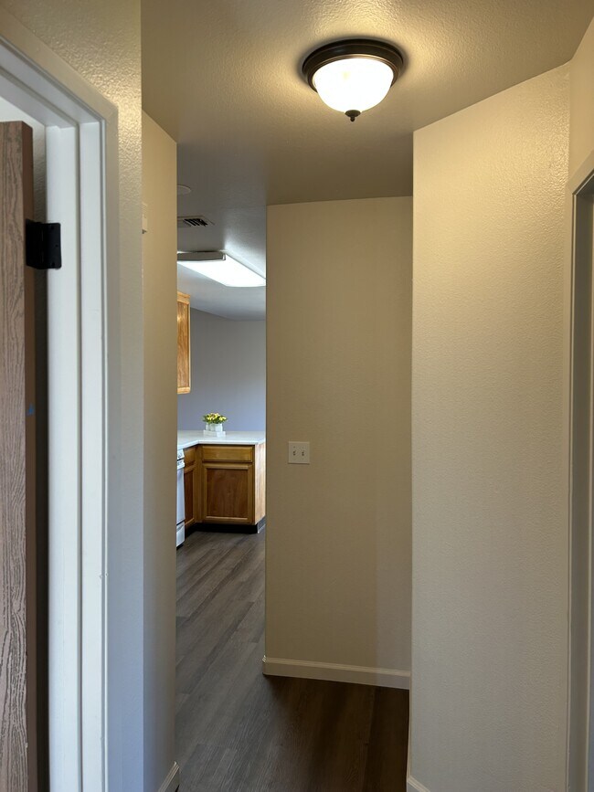 Building Photo - 1333 Glenbrook Way