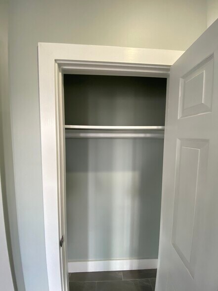 Building Photo - 534 S 20th St