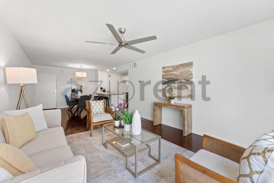 Building Photo - 5257 Radford Ave