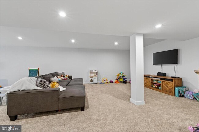 Building Photo - 167 Aspen Ln