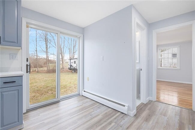 Building Photo - 4 Longmeadow Ave