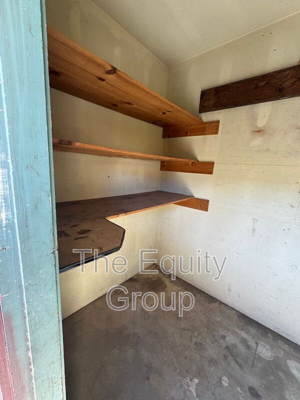 Building Photo - 1320 W Vassar Ave