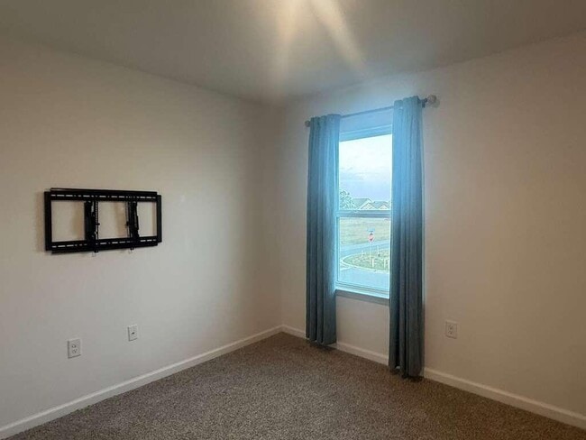 Building Photo - 128 Bluebeech St