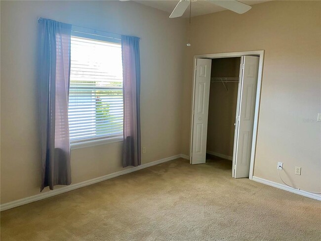 Building Photo - 9618 Spring Lake Dr