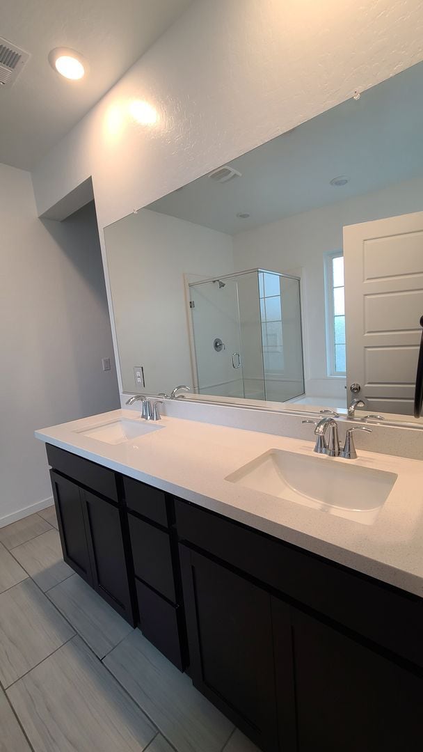 Building Photo - 3 Bedroom 3 Bath Townhouse