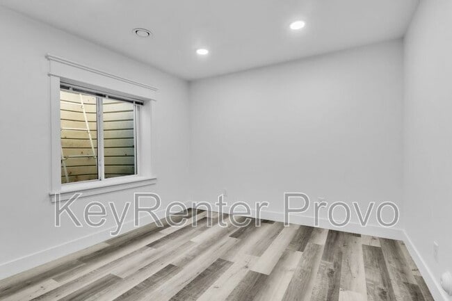 Building Photo - 475 S 800 W