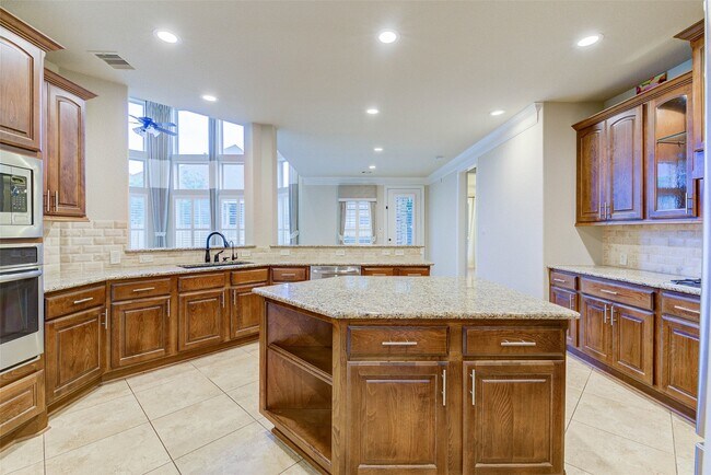 Building Photo - 27827 Patsy Pence St