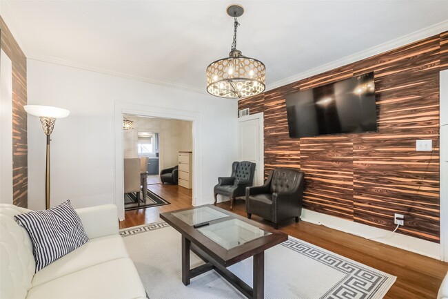 Building Photo - 1716 Richmond Ave.