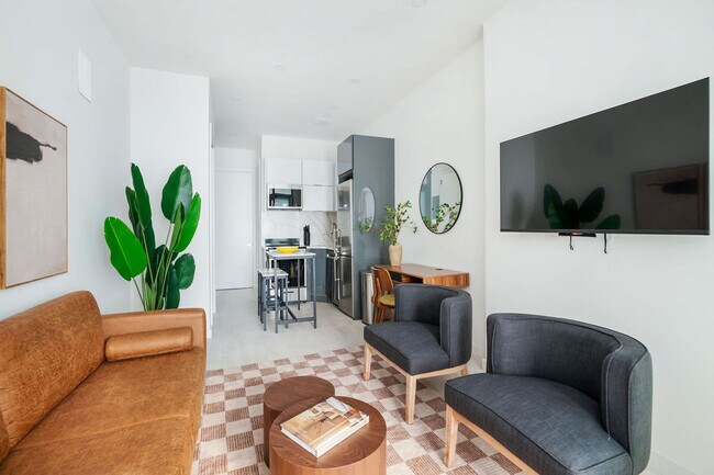 Building Photo - 317w E 14th St