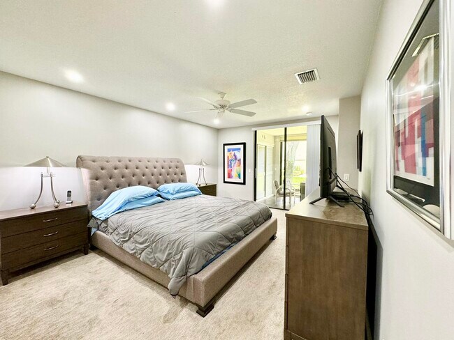 Building Photo - 5135 Floria Dr