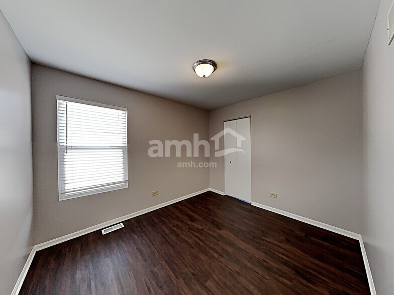 Building Photo - 5756 Emerald Pointe Dr