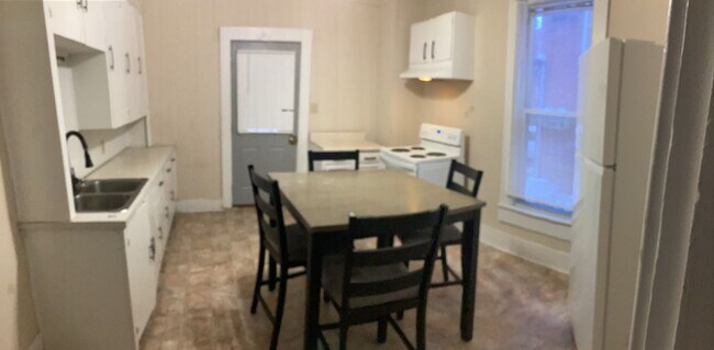 Building Photo - Jefferson222