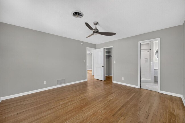 Building Photo - 677 Selkirk Dr