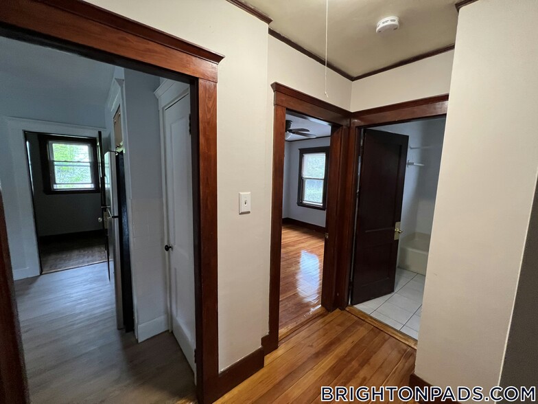 Building Photo - 72 Nonantum St