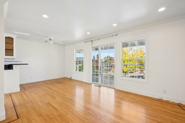 Building Photo - 114 San Marino Dr