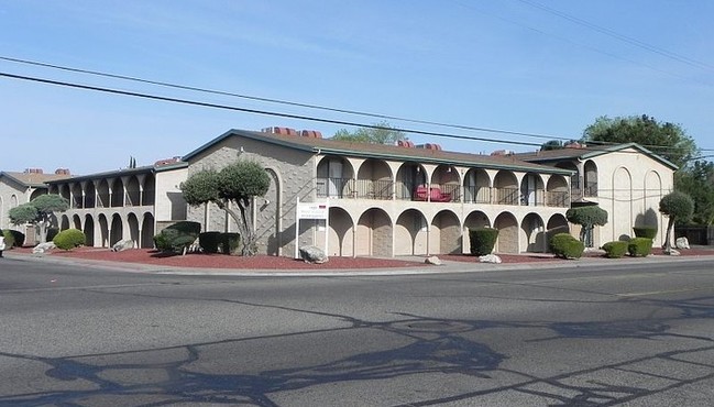 Building Photo - W Vassar Apartments