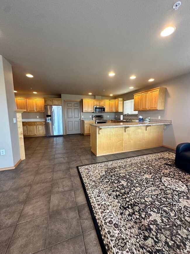 Building Photo - Beautiful Fancher Heights Home for Rent