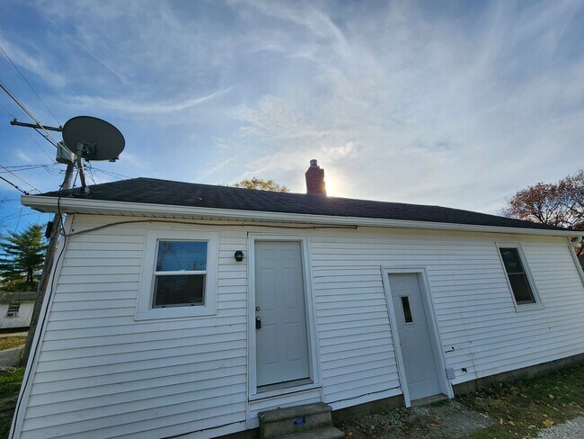 Building Photo - 430 S Armstrong St