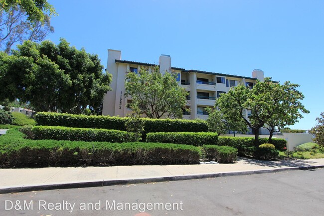 Building Photo - 2 br, 2 bath House - 11233 Tierrasanta Blv...