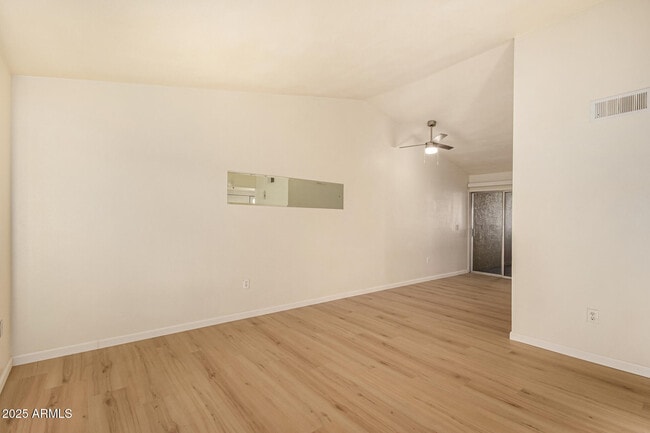 Building Photo - 461 W Holmes Ave