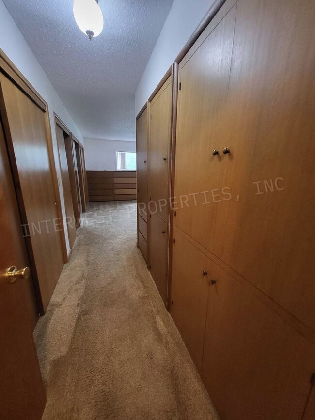 Building Photo - Classic Farmhouse on Murray w/Acreage, Mul...