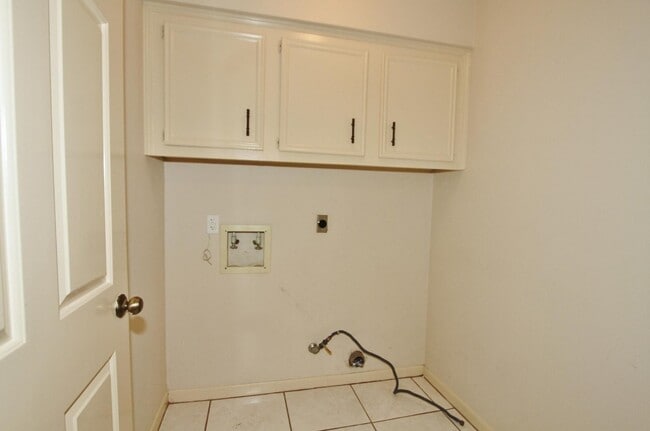 Building Photo - 3339 Three Pines Dr