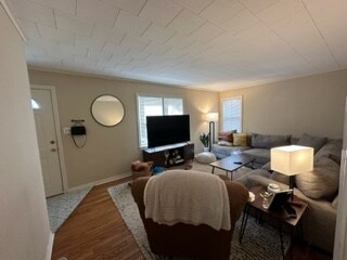 Building Photo - 125 E 35th Pl