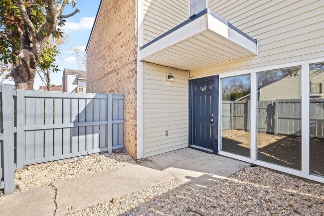 Building Photo - 203 Cougar Ridge