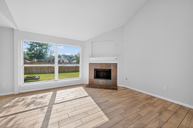 Building Photo - 16414 Sylvan Dale Dr