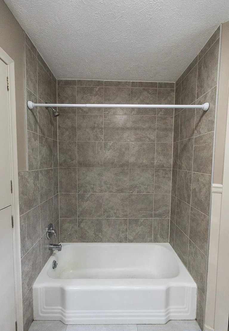 Building Photo - 2535 Saint Thomas Dr