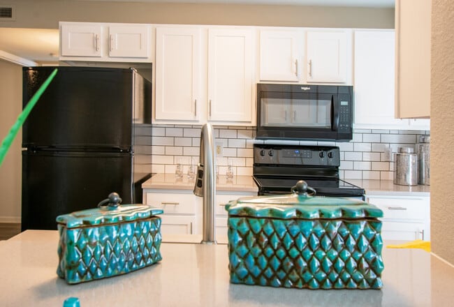 Building Photo - Park Edge Apartments