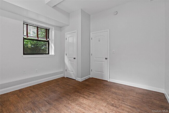 Building Photo - 232 Martine Ave