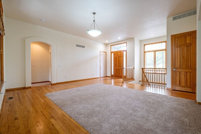 Building Photo - 4 Bed 3 Bath Home in Highlands Meadows - Windsor!