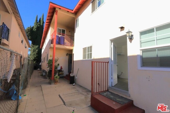 Building Photo - 8150 Sepulveda Pl