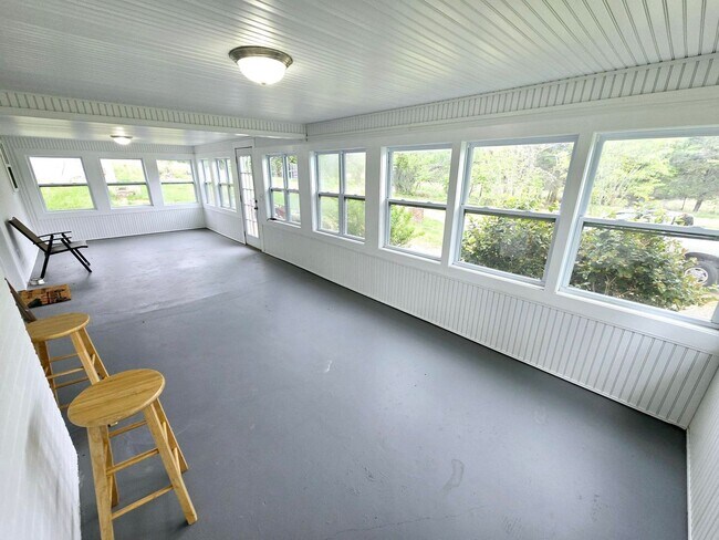 Building Photo - 220 Teague Trail